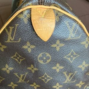 Authentic Louis Vuitton Speedy bag
